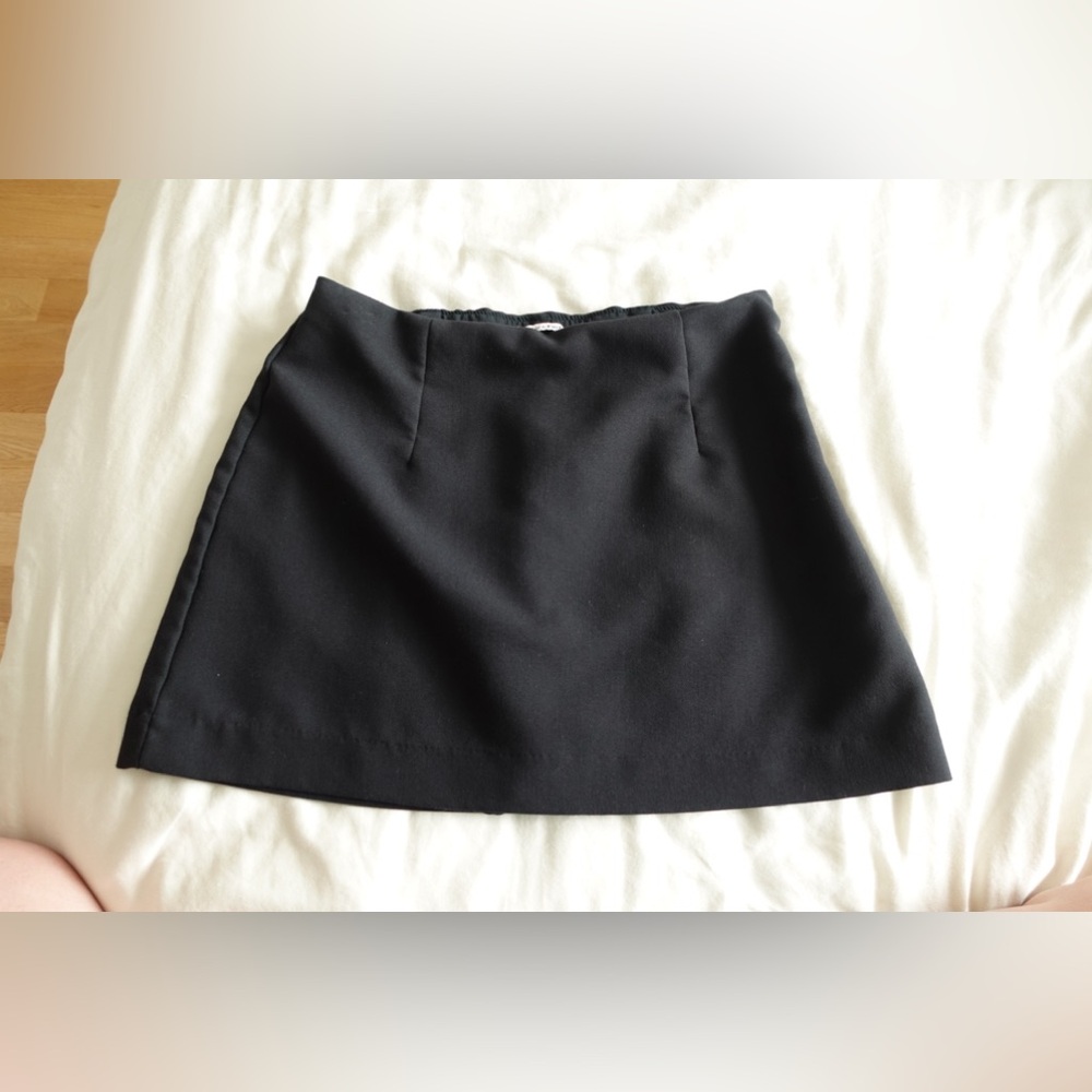 The A&F Scarlett Mini Skort - size small black